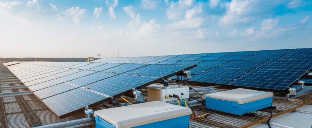 Panneaux solaires sur un toit